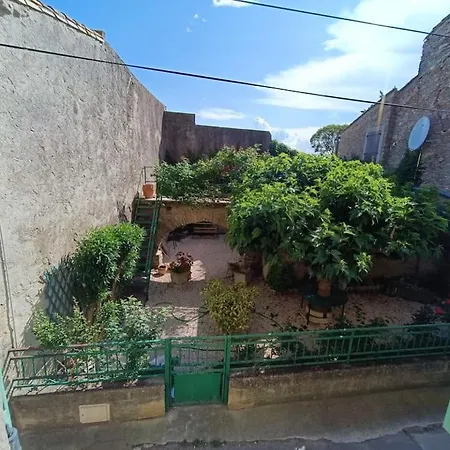 Hébergement de vacances Maison De Village 8 Couchages La Liviniere