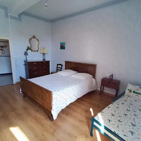 Hébergement de vacances Maison De Village 8 Couchages *